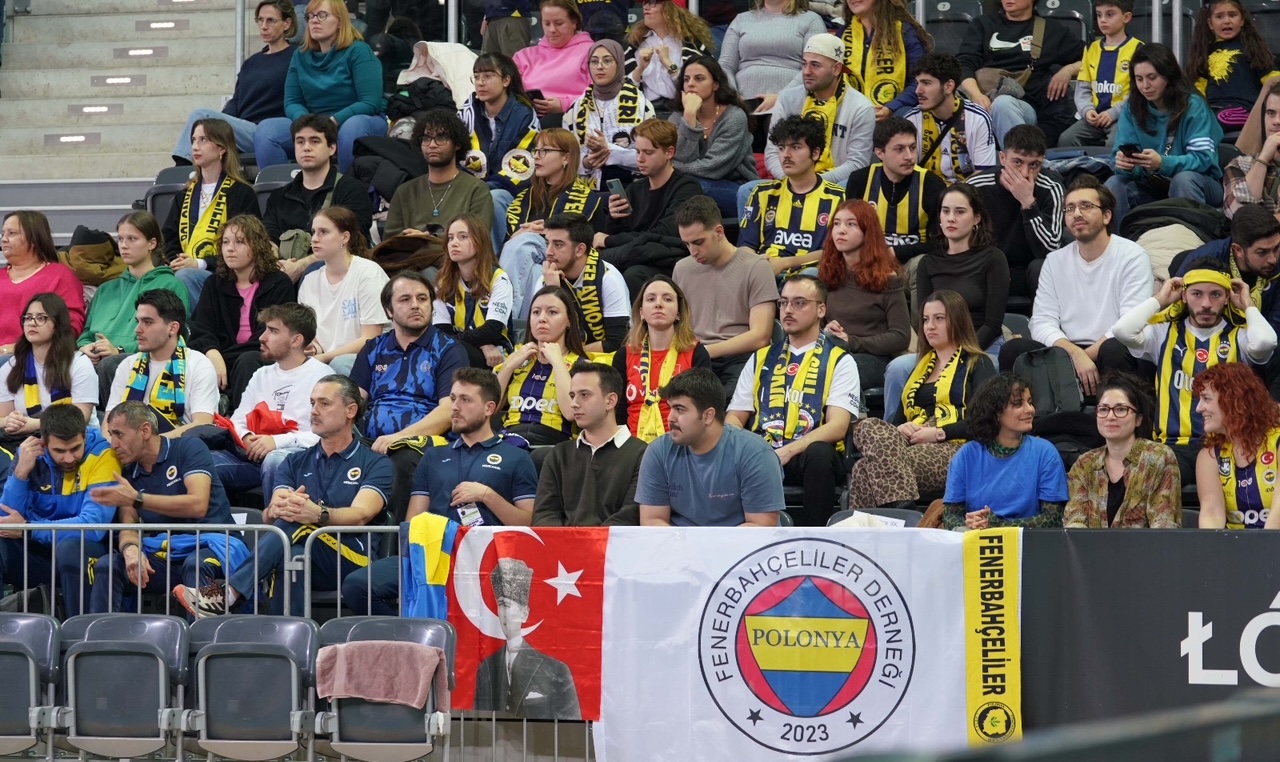 Łódź Deplasmanında Zafer ve Coşku: Fenerbahçe Medicana 3-1 Kazandı!